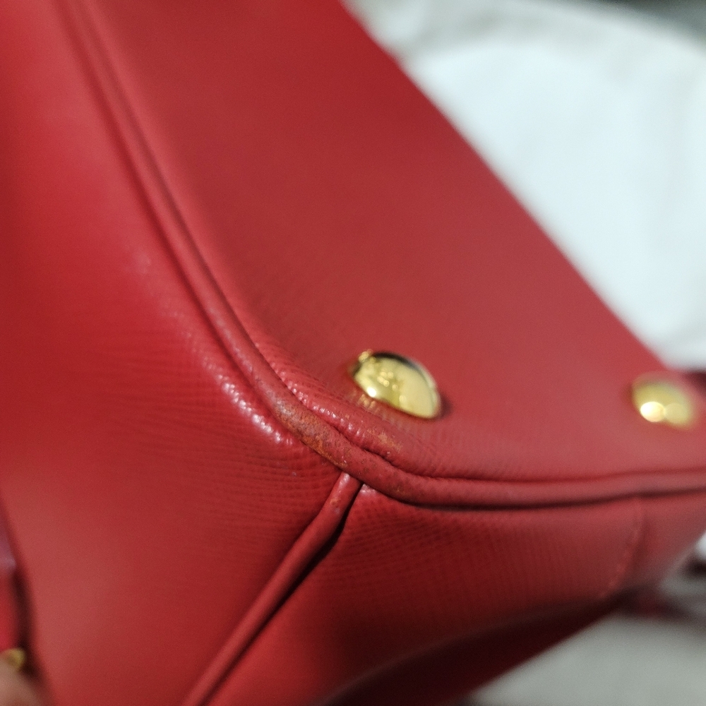 🌟Host Pick🌟Prada iconic Galleria Saffiano Leather Small Bag - Picture 7 of 16